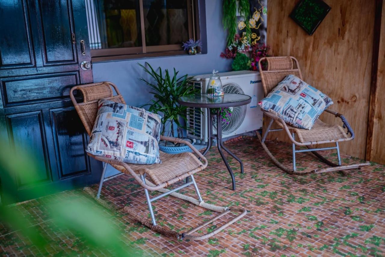 Menulis Coolly House Patong Bed & Breakfast Luaran gambar