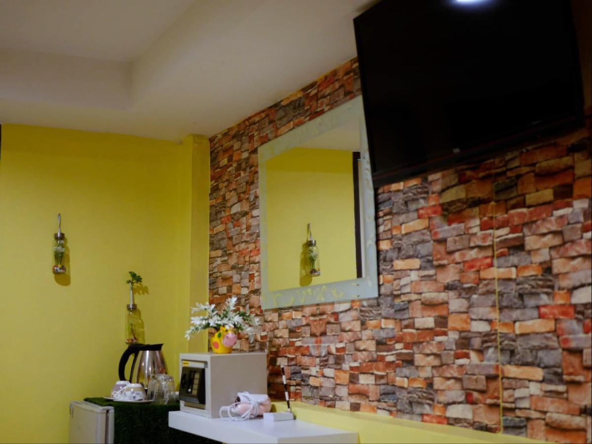 Menulis Coolly House Patong Bed & Breakfast Luaran gambar